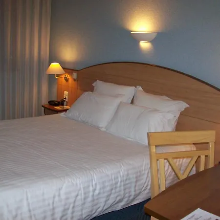 Logis Maison Carree Restaurant O Carre Dart Mereville (Lorraine)