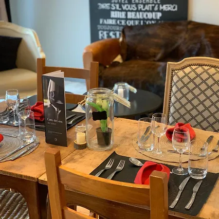 Hotell Logis Maison Carree Restaurant O Carre Dart