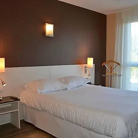 Logis Maison Carree Restaurant O Carre Dart Ξενοδοχείο 3*