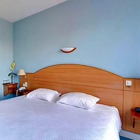 Logis Maison Carree Restaurant O Carre Dart Ξενοδοχείο 3*