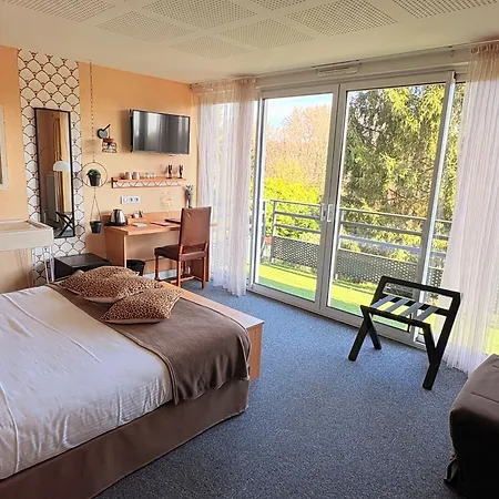 Hotel Logis Maison Carrée Restaurant O Carré Dart Méréville