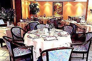 Logis Maison Carree Restaurant O Carre Dart Ξενοδοχείο Méréville