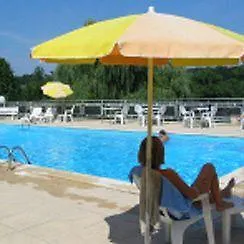 Logis Maison Carrée Restaurant O Carré Dart 3* Méréville