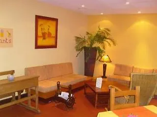 Hotell Logis Maison Carree Restaurant O Carre Dart