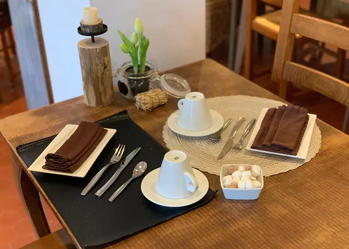 Hotel Logis Maison Carree Restaurant O Carre Dart Méréville