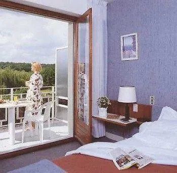 Hotel Logis Maison Carree Restaurant O Carre Dart