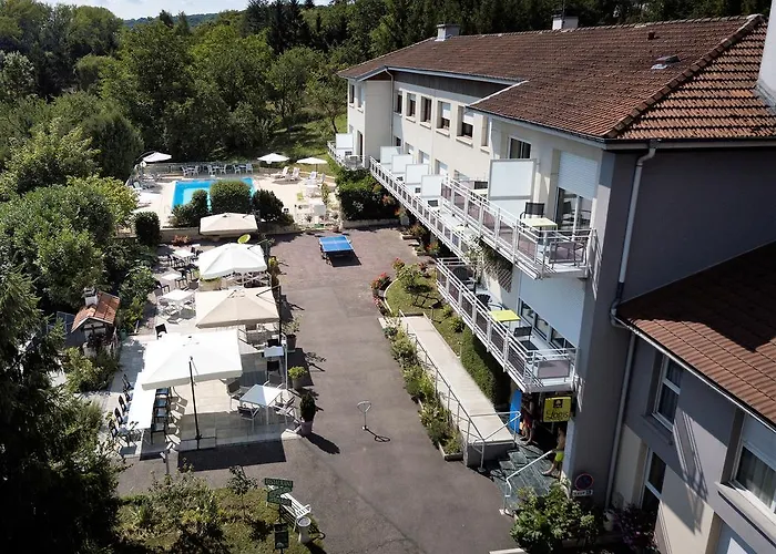 Logis Maison Carree Restaurant O Carre Dart 3*