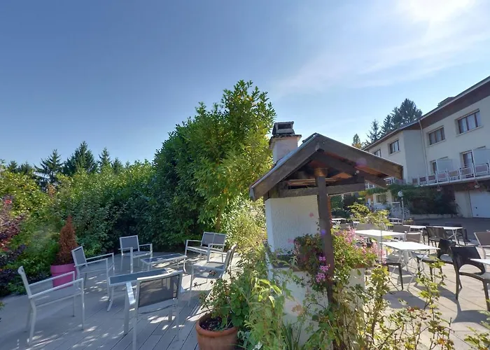 Logis Maison Carree Restaurant O Carre Dart 3*