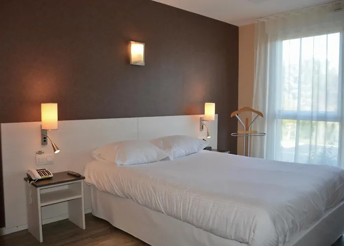 Hotel Logis Maison Carree Restaurant O Carre Dart